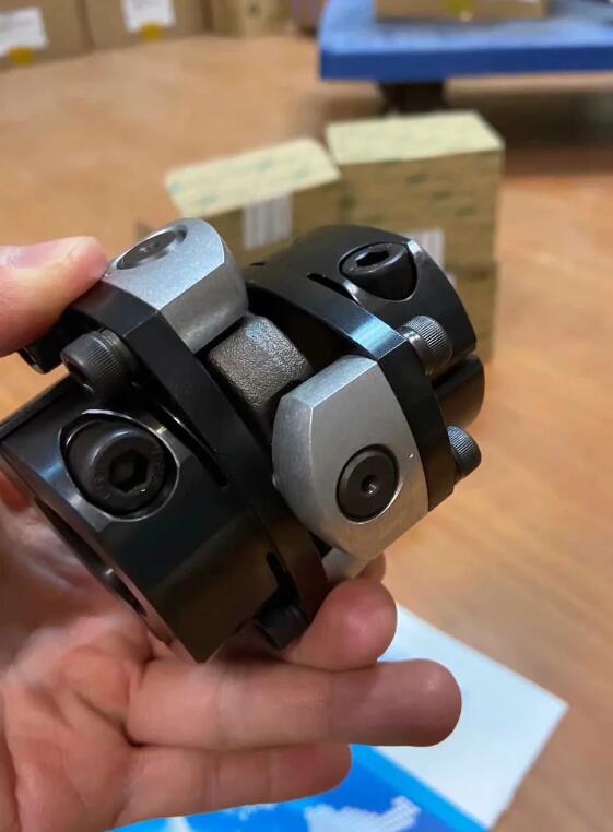 日本原装进口sakai联轴器UCN-100B-30-32