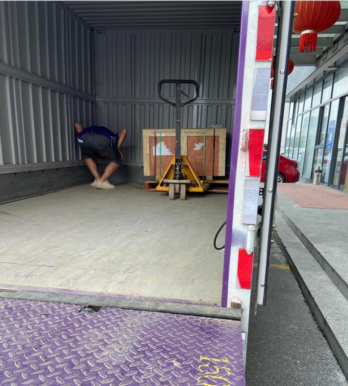 东芝三相电机 型号：TKKH3-FBKW21E-45KW-4...