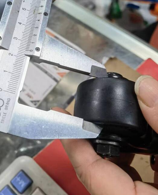 内村脚轮型号：102HB2-EP 万向轮3.jpg